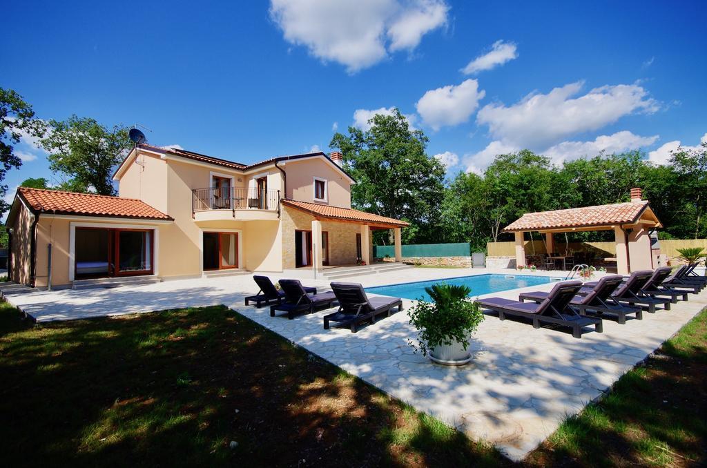Vila Foska Zminj Exterior photo